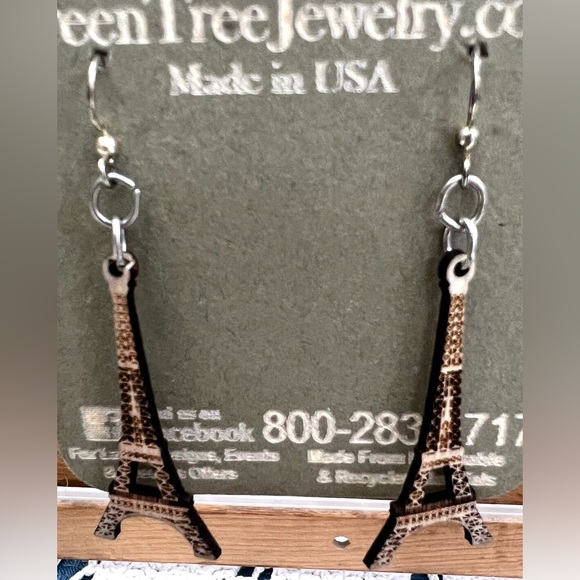 Eiffel Tower dangle Earrings New on card made in USA 🇺🇸 - Picture 8 of 10